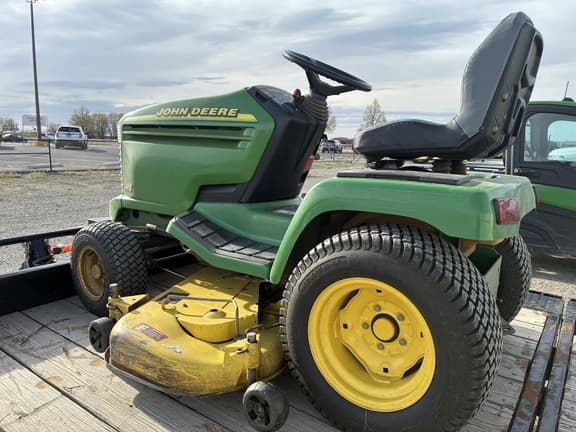 Image of John Deere 345 equipment image 3