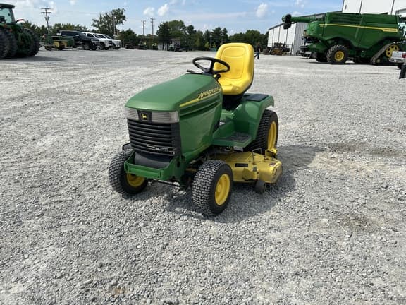 Image of John Deere 345 equipment image 3