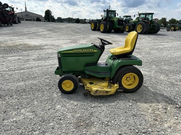 Image of John Deere 345 equipment image 3