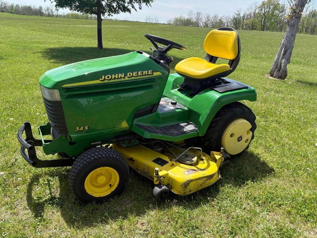 1999 John Deere 345 Equipment Image0