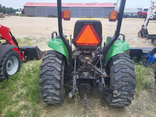 Image of John Deere 4200 equipment image 3
