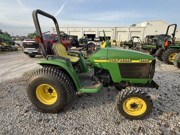 Image of John Deere 4200 equipment image 3
