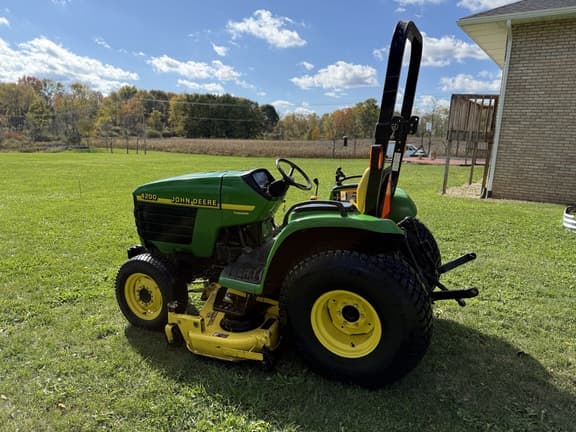 Image of John Deere 4200 equipment image 1