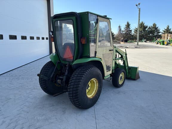 Image of John Deere 4200 equipment image 2
