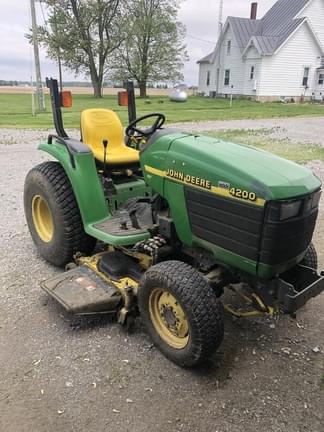 Image of John Deere 4200 equipment image 1