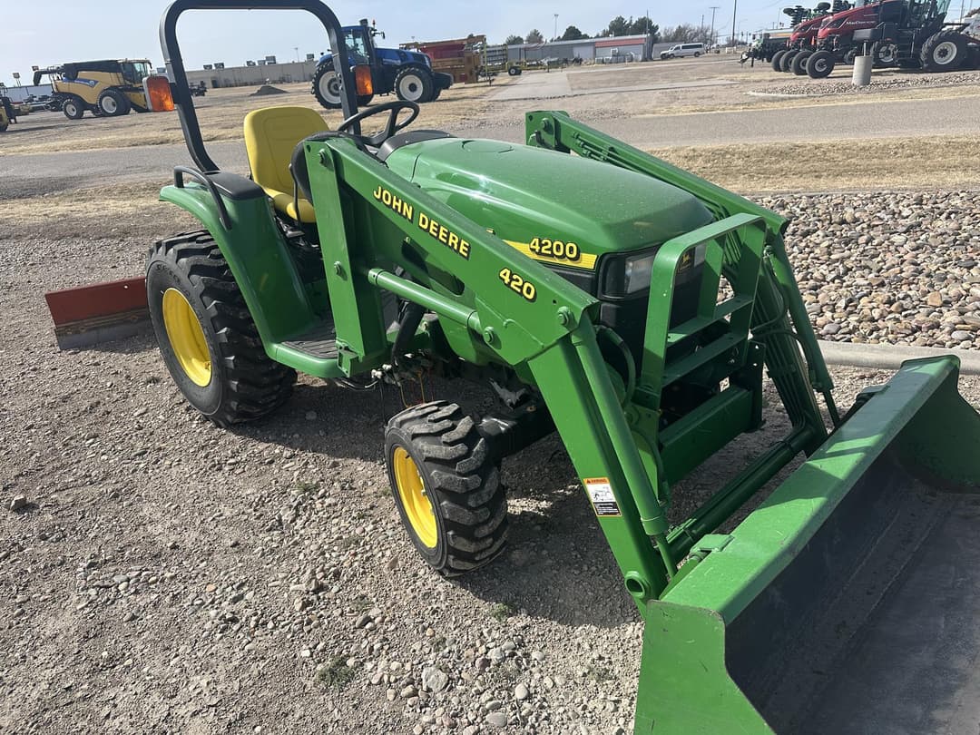 Image of John Deere 4200 Primary image