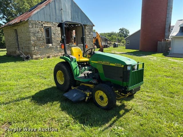 Image of John Deere 4200 equipment image 2