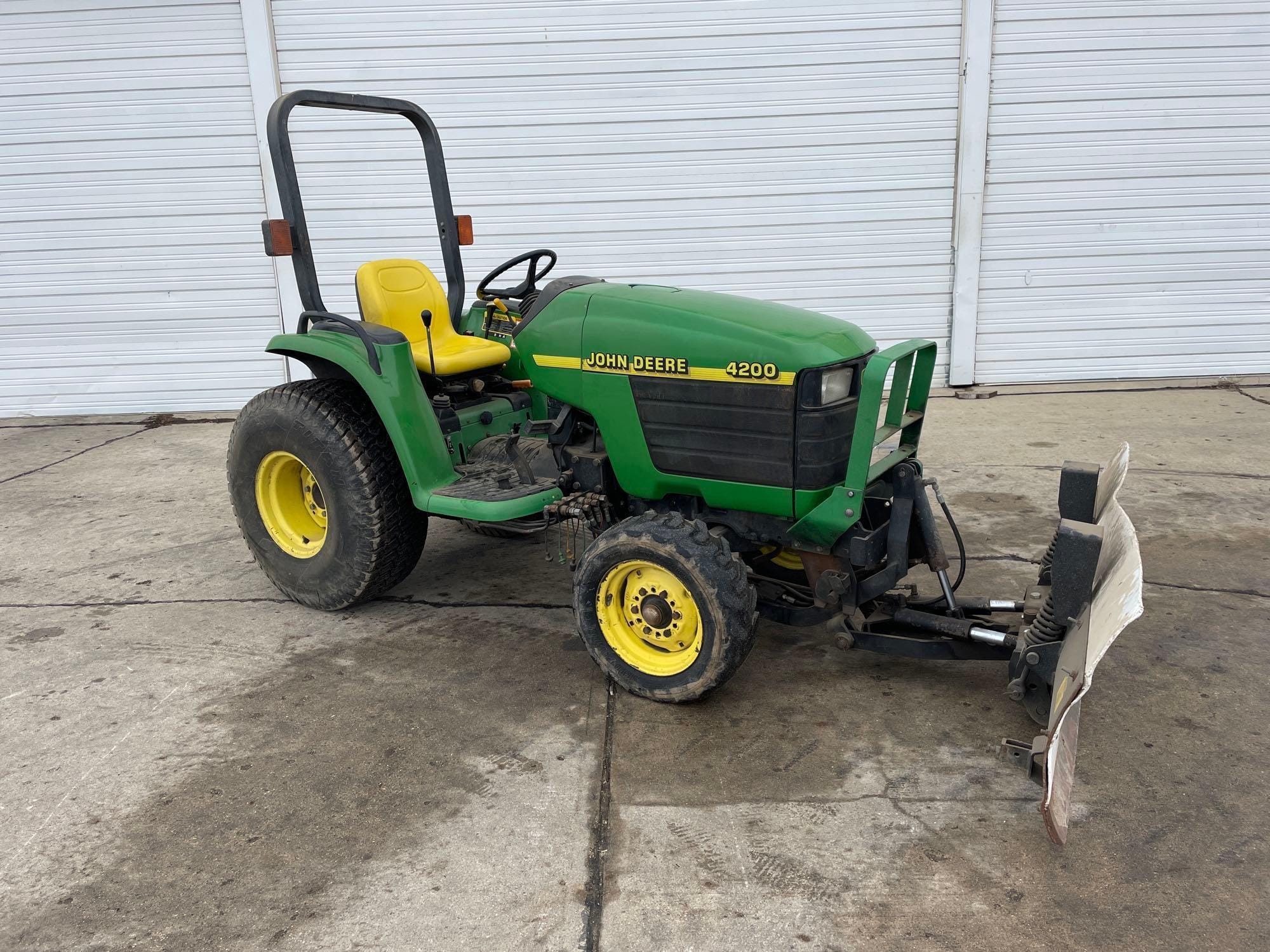 Main image John Deere 4200