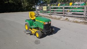 1999 John Deere 425 Image