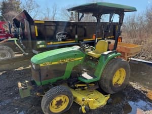 1999 John Deere 4300 Image