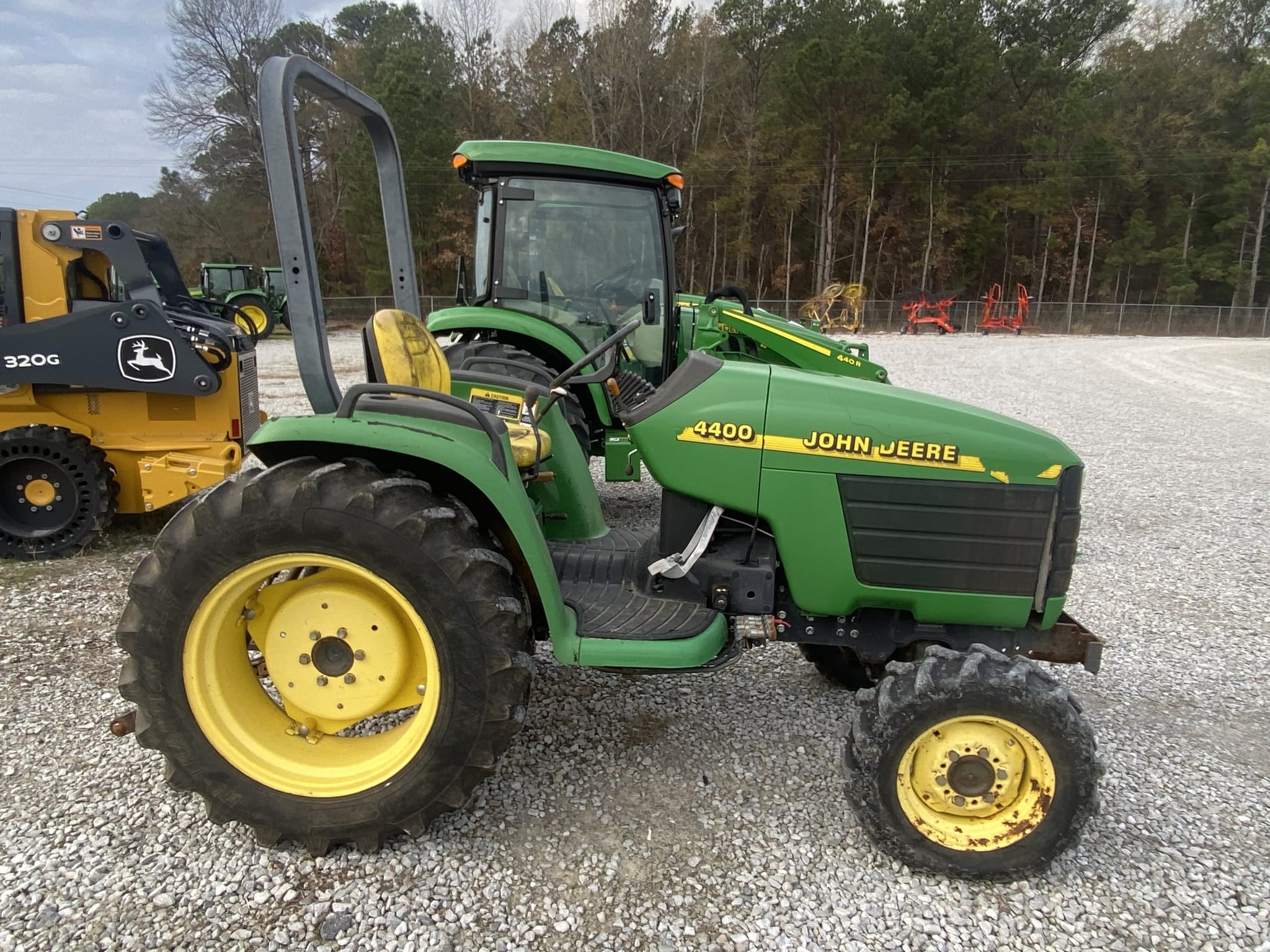 1999 John Deere 4400 Equipment Image0
