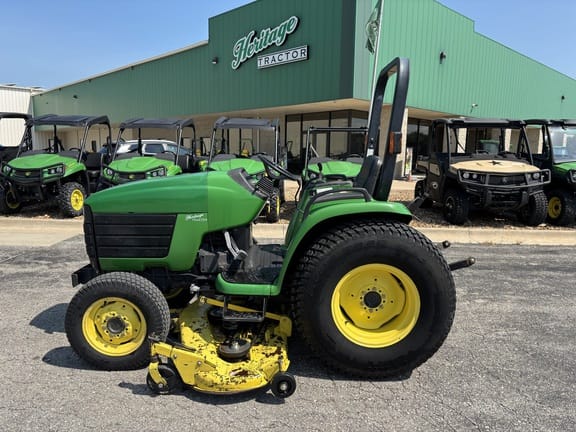 1999 John Deere 4400 Equipment Image0