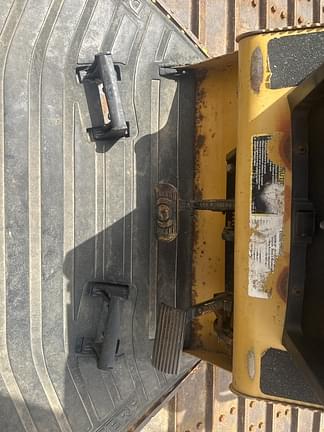 Image of John Deere 450H equipment image 1