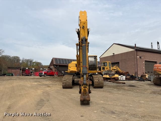 Image of John Deere 450LC equipment image 1