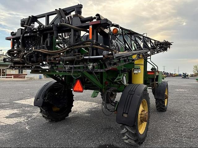 Image of John Deere 4700 equipment image 3