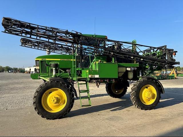Image of John Deere 4700 equipment image 1