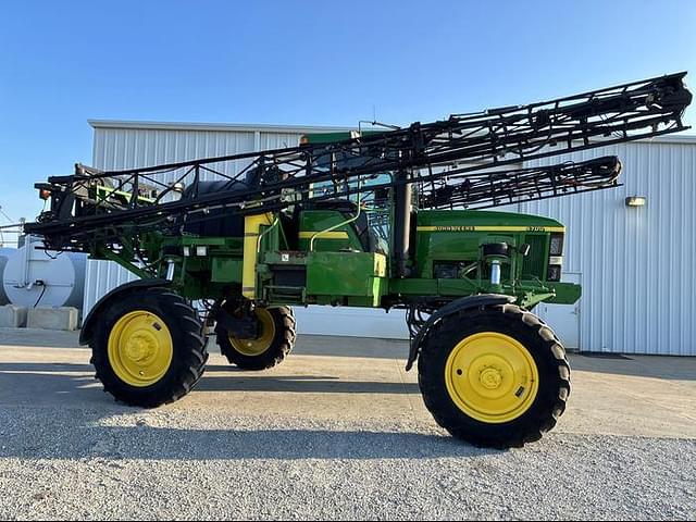 Image of John Deere 4700 equipment image 4