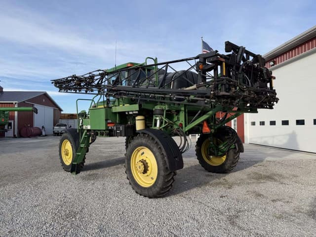 Image of John Deere 4700 equipment image 3