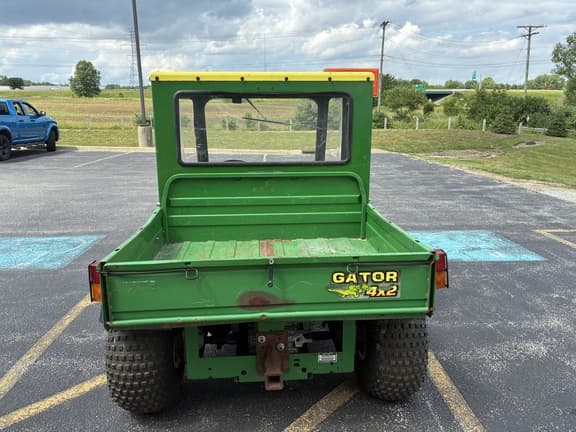 Image of John Deere Gator 4X2 equipment image 3