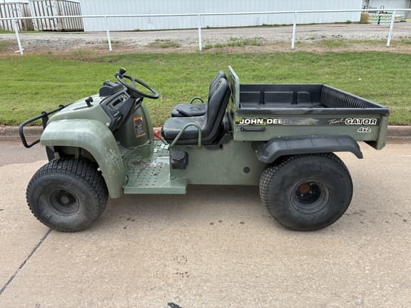 Image of John Deere Gator 4X2 equipment image 1