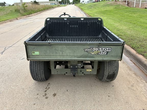 Image of John Deere Gator 4X2 equipment image 3