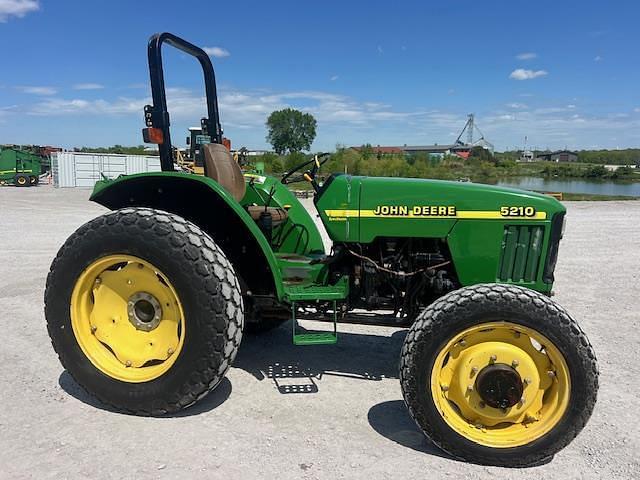 Image of John Deere 5210 Primary image