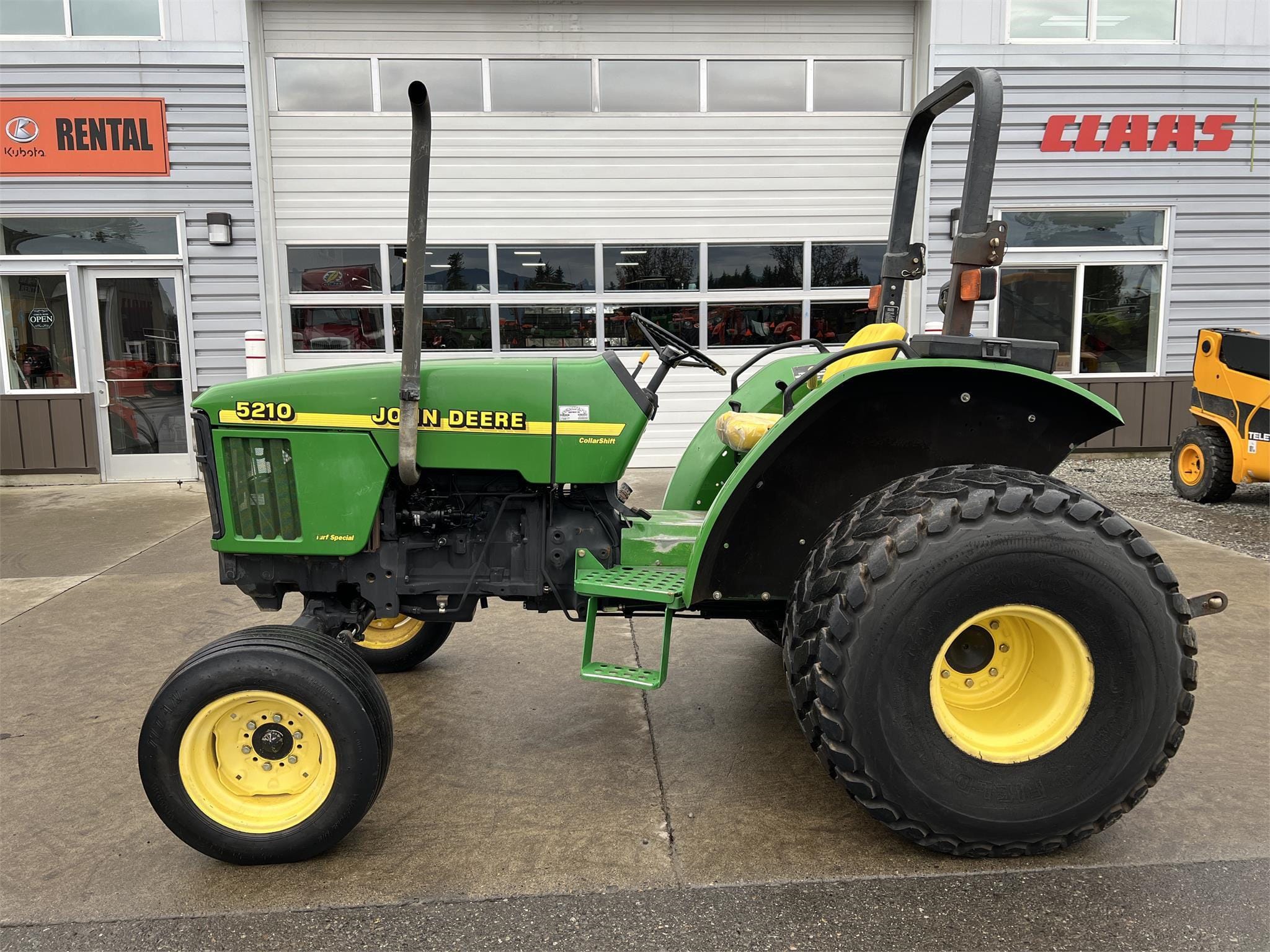 1999 John Deere 5210 Equipment Image0