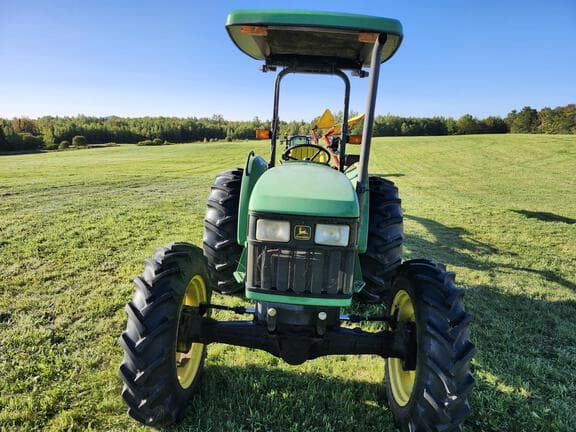 Image of John Deere 5210 equipment image 2
