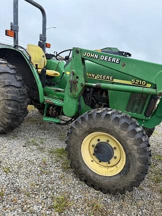 Image of John Deere 5210 equipment image 3