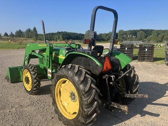 Image of John Deere 5210 equipment image 4