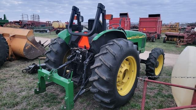 Image of John Deere 5210 equipment image 2