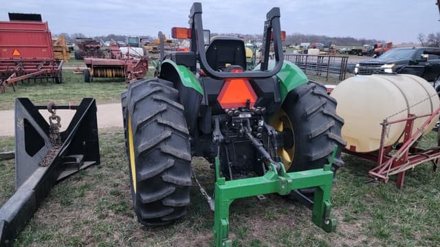 Image of John Deere 5210 equipment image 3