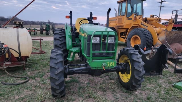 Image of John Deere 5210 equipment image 4