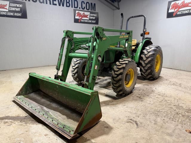 Image of John Deere 5210 equipment image 1