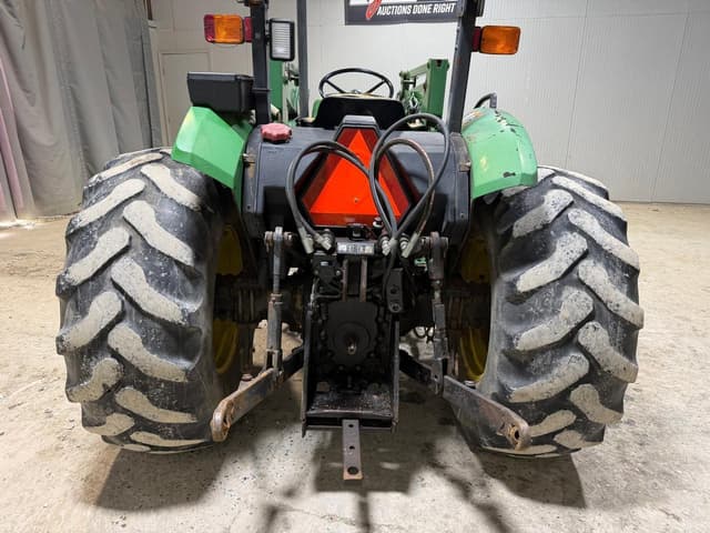 Image of John Deere 5210 equipment image 3