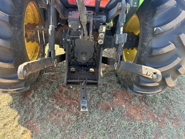 Image of John Deere 5310 equipment image 4