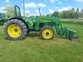 Image of John Deere 5310 equipment image 1