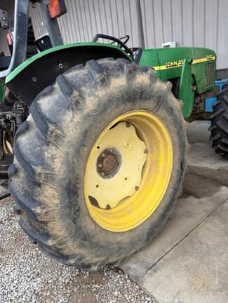 Image of John Deere 5410 equipment image 4