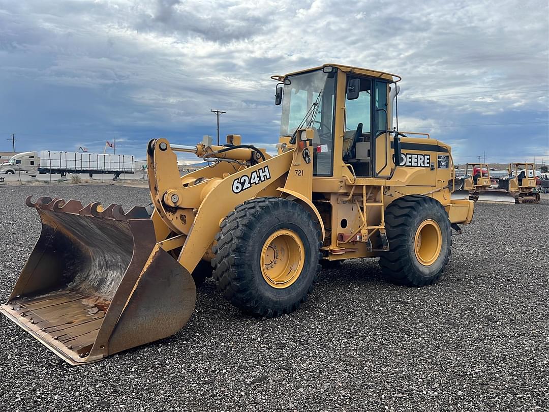 Image of John Deere 624H Primary image