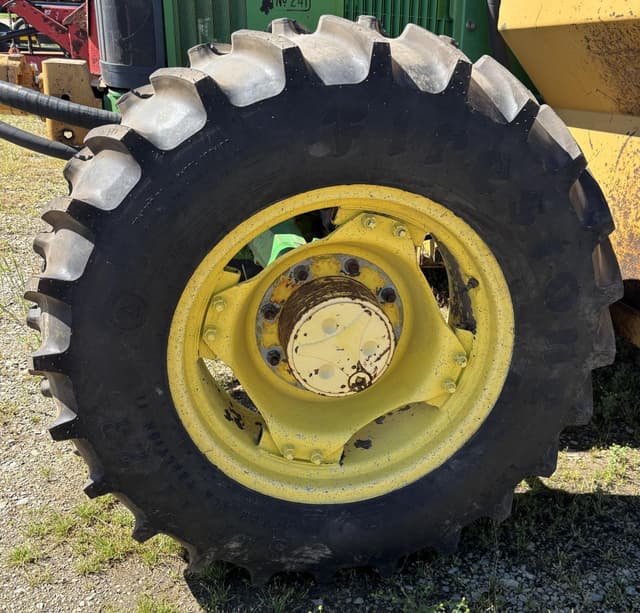 Image of John Deere 6310 equipment image 2