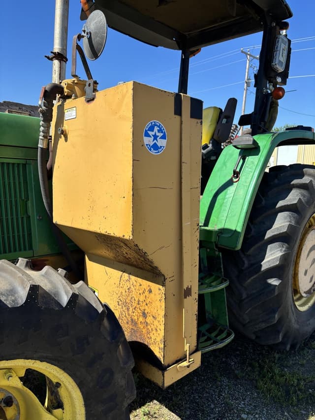 Image of John Deere 6310 equipment image 3