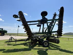 1999 John Deere 637 Image