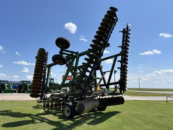 Image of John Deere 637 equipment image 2