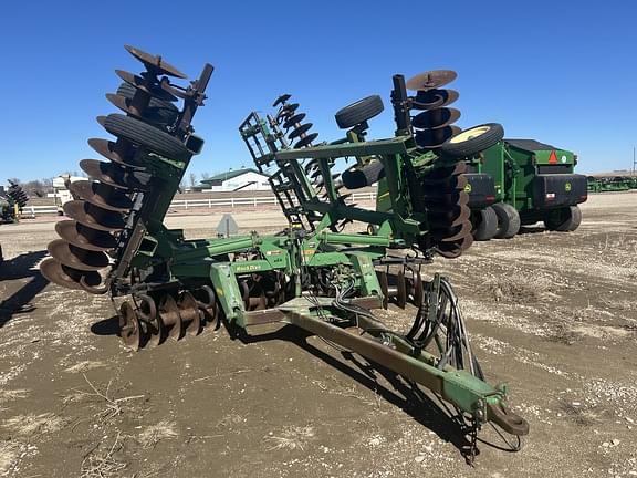 Image of John Deere 637 equipment image 1