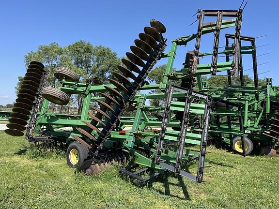 Image of John Deere 637 equipment image 3