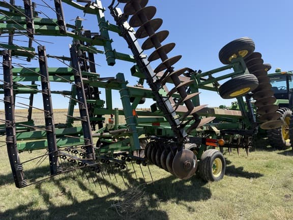 Image of John Deere 637 equipment image 3
