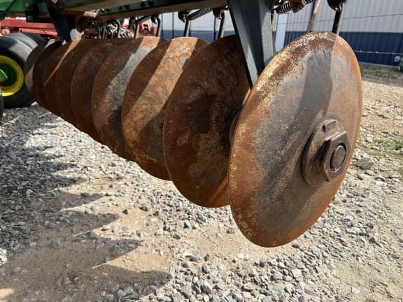 Image of John Deere 637 equipment image 3