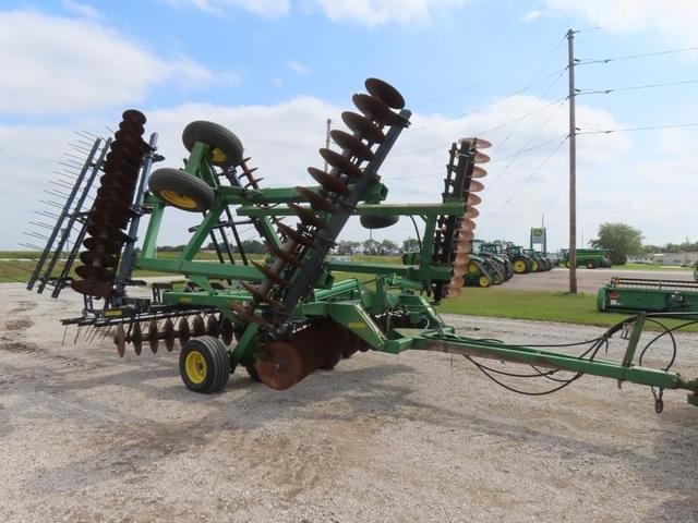 Image of John Deere 637 equipment image 1