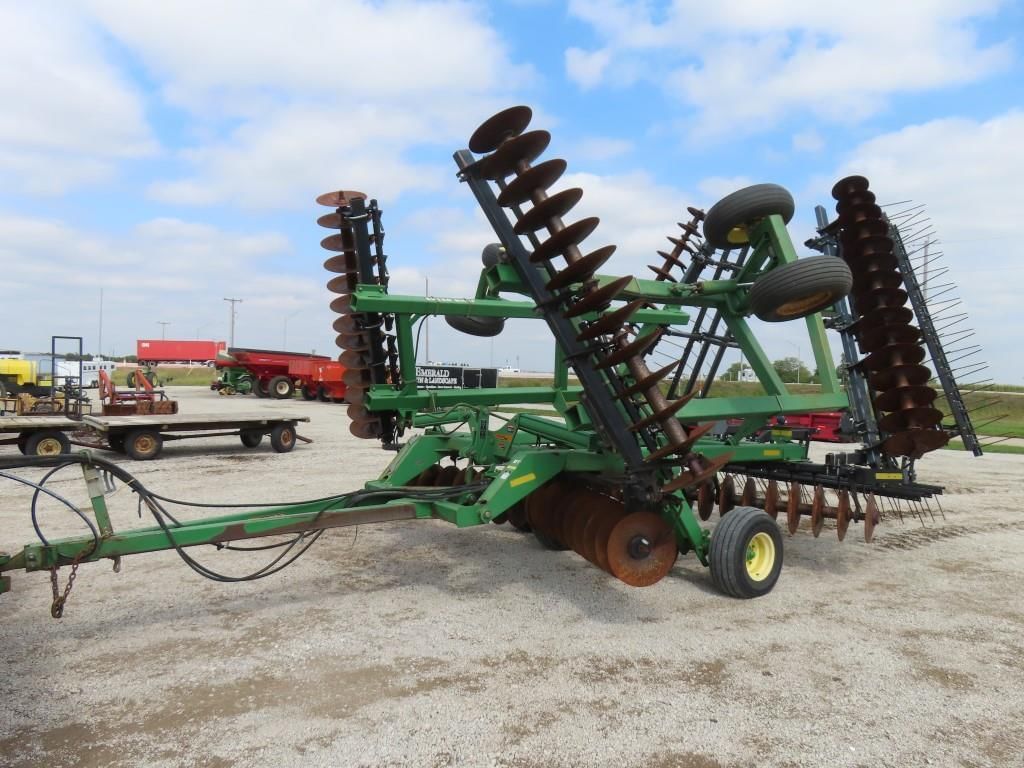 1999 John Deere 637 Equipment Image0