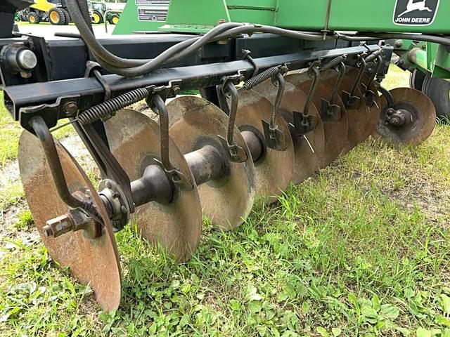 Image of John Deere 650 equipment image 3